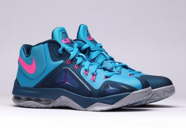 球鞋资讯,球鞋新闻,时尚杂 使节 Nike LeBron Ambassador 7 全新配色现已发售