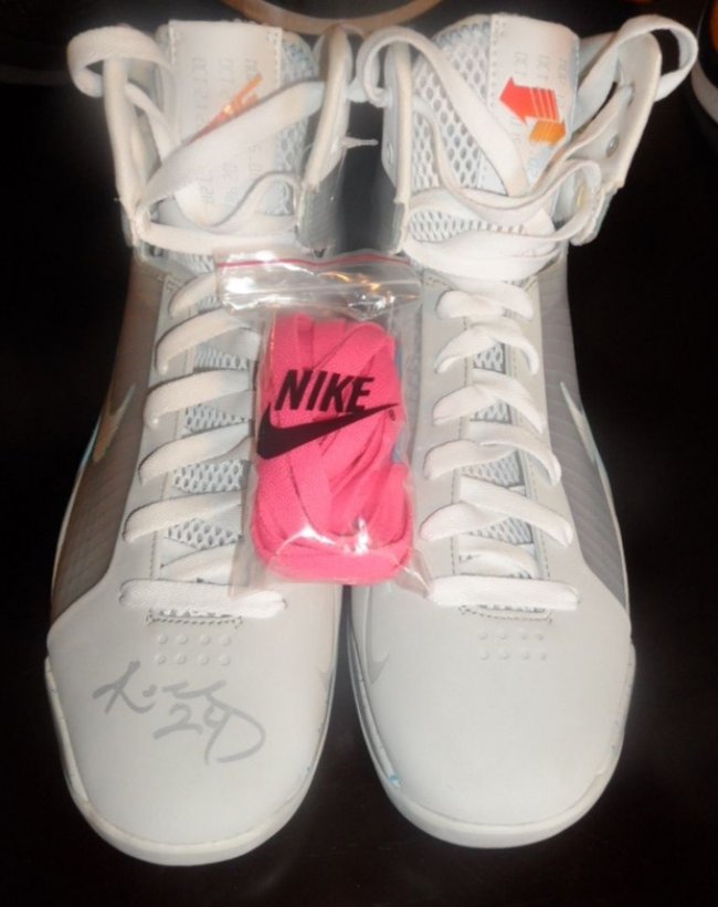 Nike,Hyperdunk,回到未来/Kob  科比亲签 Nike Hyperdunk 回到未来配色曝光