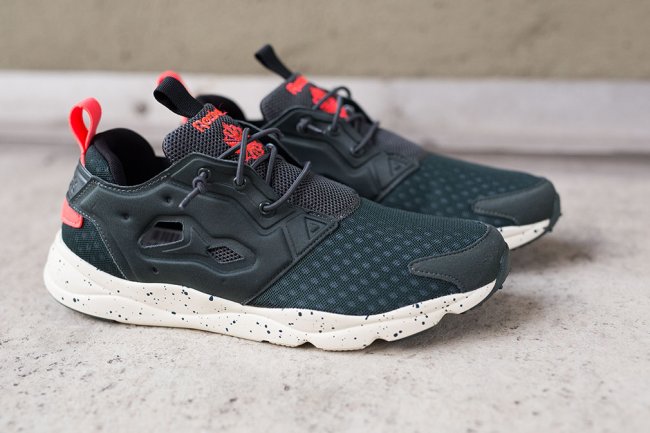 Reebok,Fury,Lite,全新配色现已  Reebok Fury Lite 新色发售