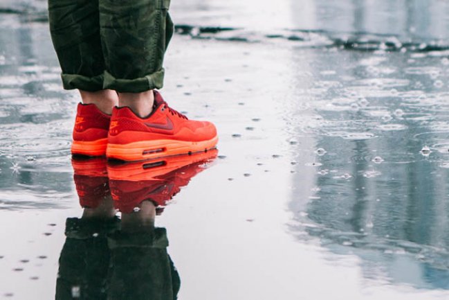 球鞋资讯,球鞋新闻,时尚杂  Nike Air Max 1 Ultra Moire “University Red” 上脚实拍