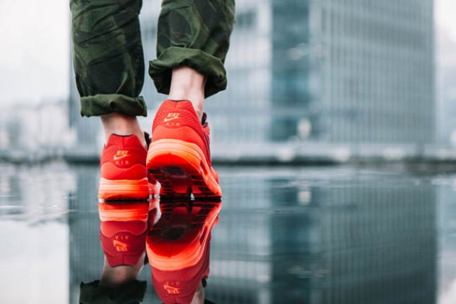 球鞋资讯,球鞋新闻,时尚杂  Nike Air Max 1 Ultra Moire “University Red” 上脚实拍