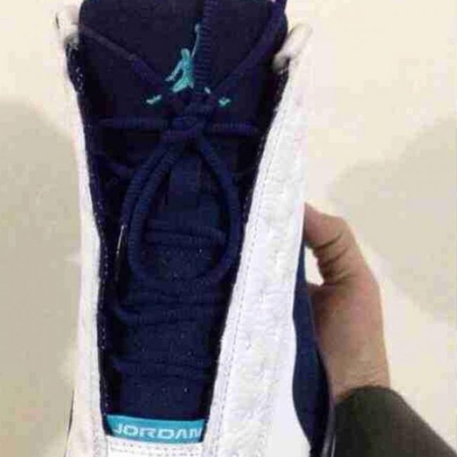球鞋资讯,球鞋新闻,时尚杂 310810-107AJ13低帮 Air Jordan 13 Low “Hornets” 黄蜂配色亮相