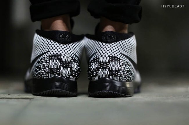 球鞋资讯,球鞋新闻,时尚杂  Nike Kyrie 1 “BHM” 黑人月上脚实拍