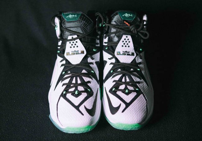 球鞋资讯,球鞋新闻,时尚杂 742549-190LBJ12 LeBron 12 “All Star” 全明星配色清晰图赏