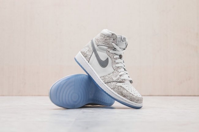 Air,Jordan,1,镭射,发售信息 705289-100AJ1 Air Jordan 1 “Laser” 镭射配色实拍欣赏
