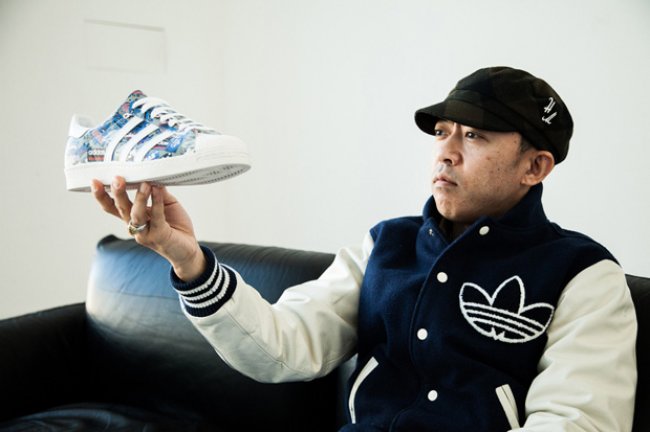 球鞋资讯,球鞋新闻,时尚杂  NIGO x adidas Originals Superstar 80s 联名鞋款即将发售