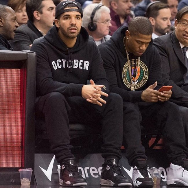 球鞋资讯,球鞋新闻,时尚杂 314254-003AJ4奥利奥 Drake 上脚 Air Jordan 4 “Oreo”