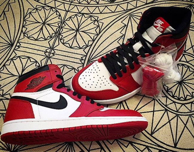 Air,Jordan,1,Retro,Hi,OG,黑红 555088-101AJ1 Air Jordan 1 Retro Hi OG "Chicago" 白黑红今夏回归！