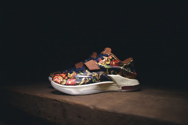 球鞋资讯,球鞋新闻,时尚杂 726438-400 KD7 EXT "Floral" QS 花卉现已发售