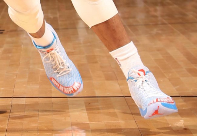 Russell,Westbrook亲着曝光Ai AJ29 威少上脚 Air Jordan XX9 PE "母亲生日快乐" 配色
