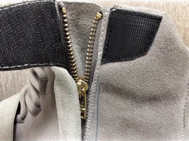 adidas,Yeezy,Boost,黑底样品 中国上海发售日期价格 adidas Yeezy 750 Boost 黑底样品更多曝光