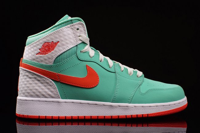 Air,Jordan,1,GG,青绿/红外线红 332148-329AJ1 Air Jordan 1 GS "Verde" 现已发售