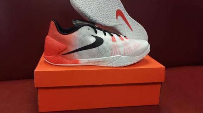 Nike,Hyperchase,白红渐变配色  Nike Hyperchase 白红渐变配色亮相