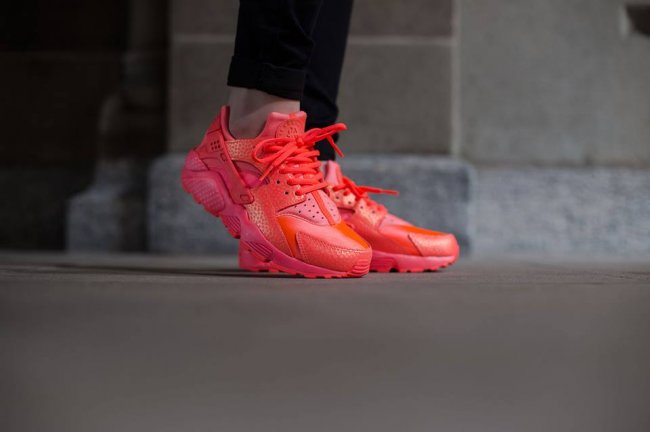 Nike,Air,Huarache,“Hot,Lava”  Nike Air Huarache GS “Hot Lava” 抢眼登场