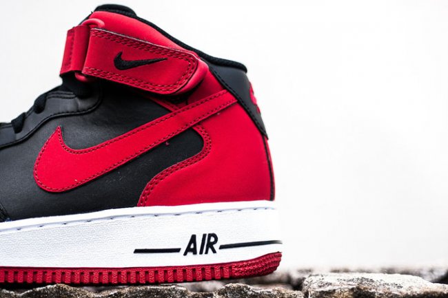 球鞋资讯,球鞋新闻,时尚杂 货号315123-029 Nike Air Force 1 Mid "Bred" 黑红近赏
