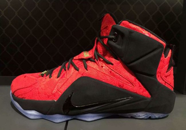 Nike,LeBron,12,EXT,红色花卉 LBJ12 LeBron 12 EXT 红色花卉实物曝光