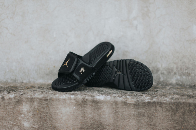 Jordan Hydro 2  Jordan Hydro 2 Premier 黑金凉拖新色