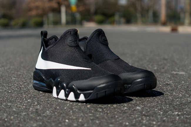 Big Swoosh,Nike  Nike Big Swoosh 黑白配色首发登场
