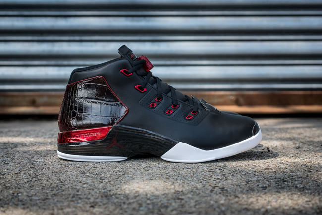 832816-001,AJ17,Air Jordan 17 832816-001AJ17 中国区 6 月 4 日发售，公牛黑红 Air Jordan 17+ “Bulls”
