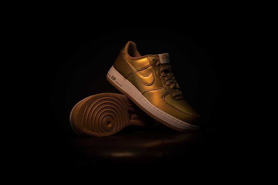 AF1,Air Force 1  Nike Air Force 1 ’07 LV8 “Metallic Gold” 以奢华金装迎接奥运
