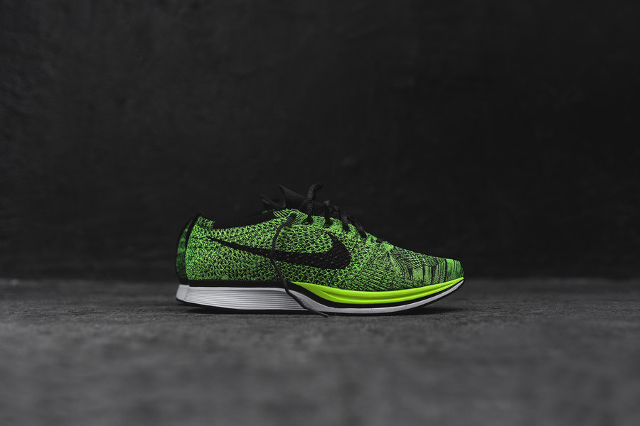 526628-731,Flyknit Racer,Nike 526628-731 亮眼出击！Nike Flyknit Racer “Volt/Black” 即将发售