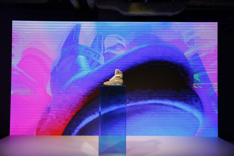 Air Mag,Nike  10 万美元！Nike Air Mag 成就最天价球鞋！