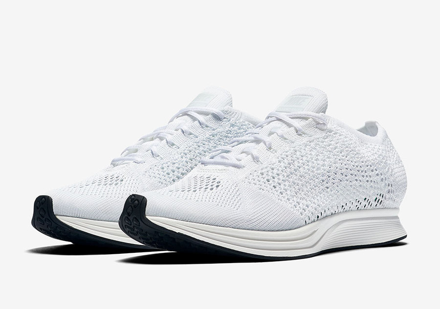 526628-100,Flyknit Racer,Nike 526628-100 纯白终于登场！Nike Flyknit Racer “Triple White” 明年春季发售！