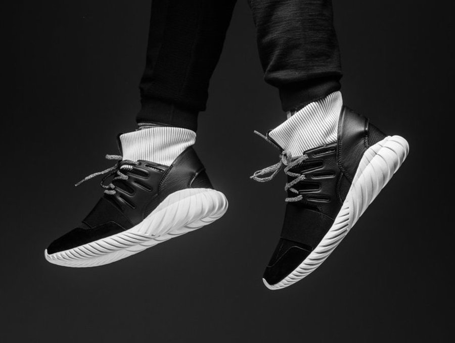 Tubular,Tubular Doom,adidas  白加黑，adidas Tubular Doom 阴阳双色即将发售