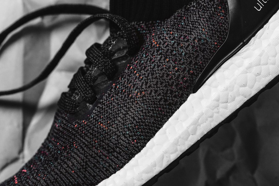 Ultra Boost Uncaged,Ultra Boos  Ultra Boost Uncaged 有了个低调的 “彩虹” 配色