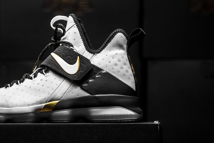 860634-100,LeBron 14,LBJ14 860634-100 黑人月 LeBron 14 “BHM” 中国区尚无发售信息